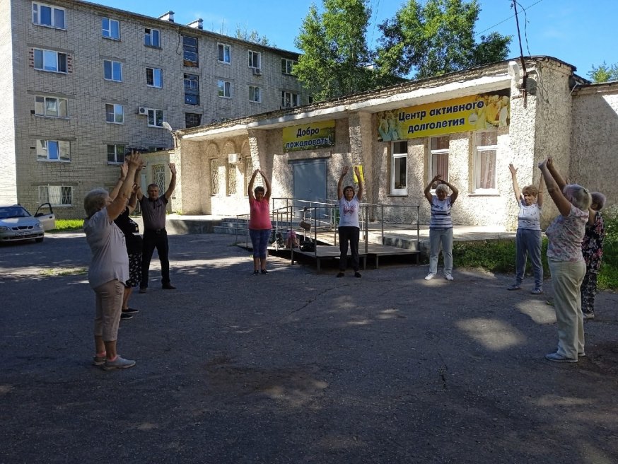 В Долголетии на Варейкиса сегодня 06 июля прошло Цигун занятие