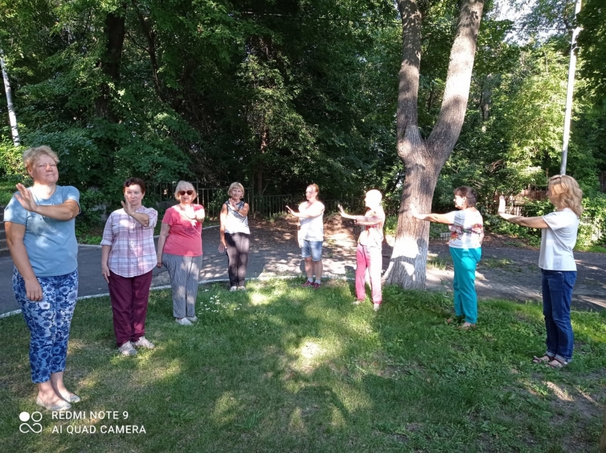 Цигун в в парке "Владимирский сад"