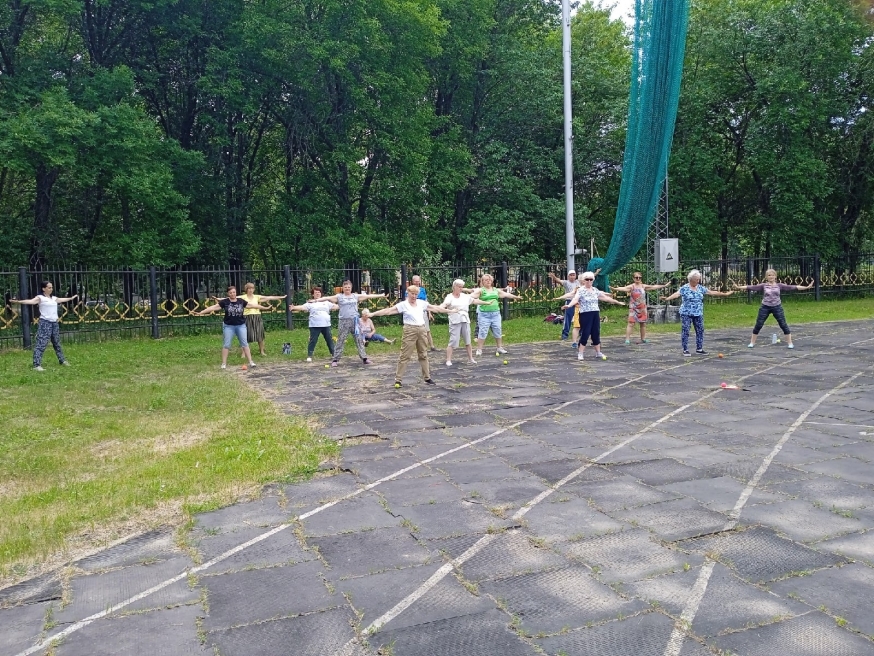 Очередное Цигун занятие на стадионе СК Станкостроитель