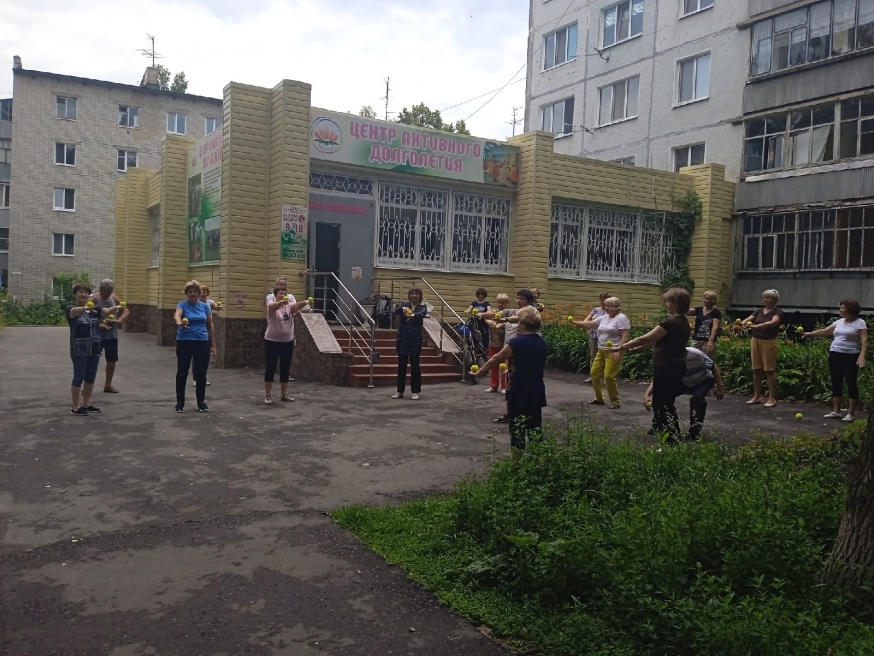 В Долголетии на Варейкиса состоялось очередное занятие по Цигун