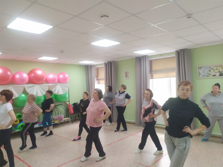 На Верхней терассе прошло очередное занятие Цигун