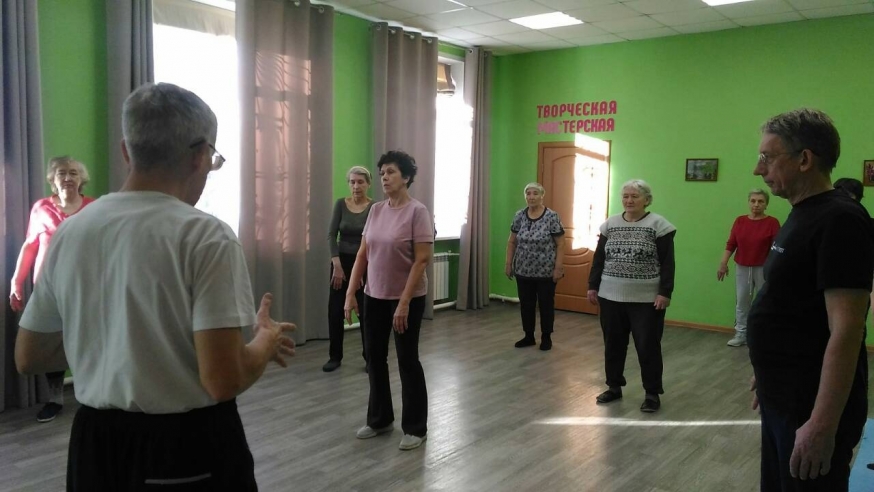 Потренировали актуальный ныне Императорский шаг